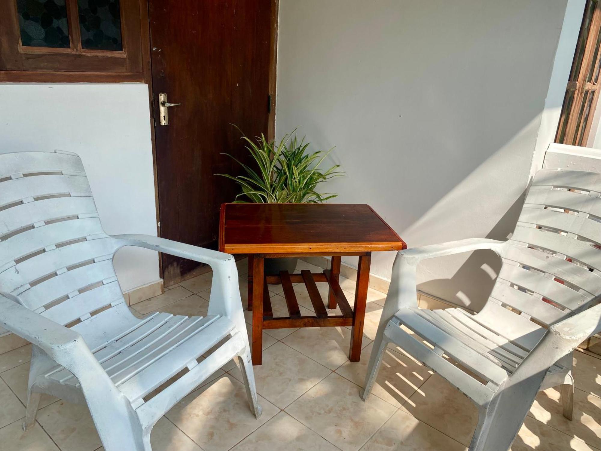 Bed and Breakfast The Breeze Mirissa Exterior foto